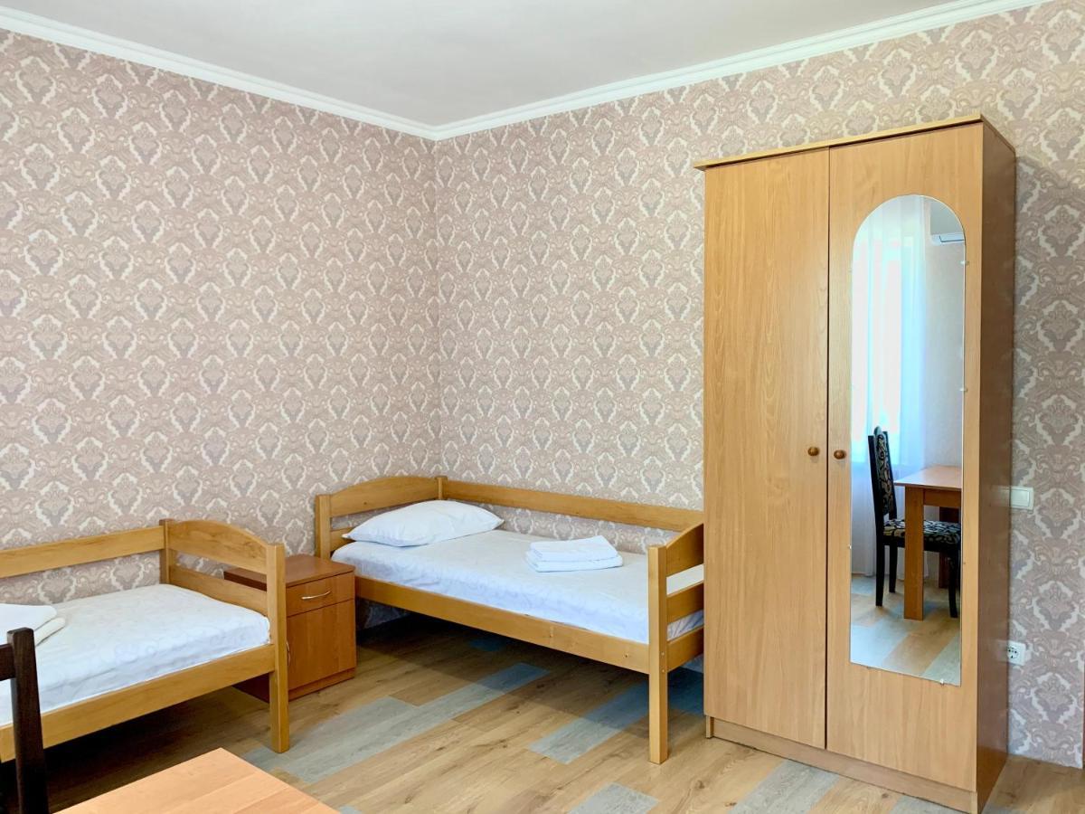 Мини-Гостиница Три Коня Pereyaslav-Khmelʼnytsʼkyy Buitenkant foto